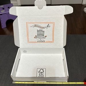 Hermes delivery box